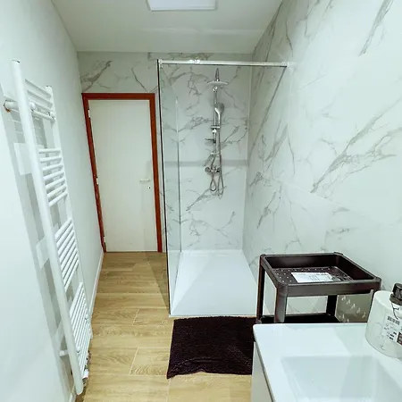 Confort Au Centre De Апартаменты *