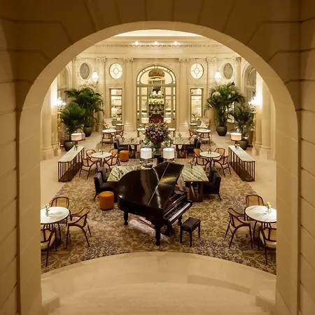 Отель Corinthia Grand Astoria Брюссель