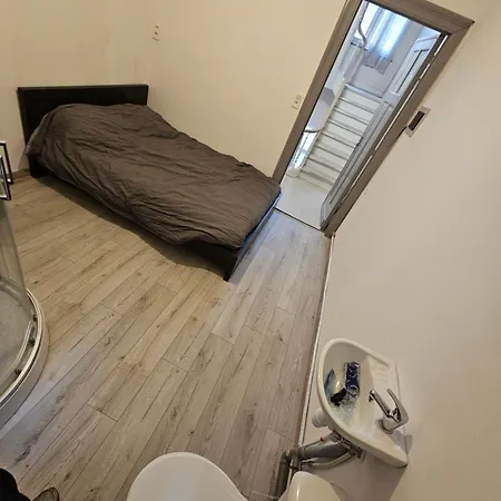 Privee Acces Autonome Apartment Brussels