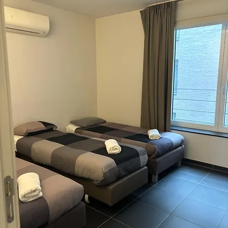 Appartement With Balcony In Center