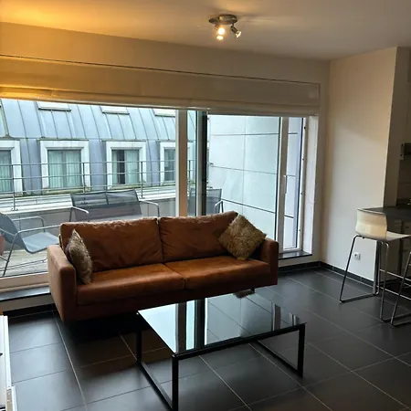 With Balcony In Center * بروكسل