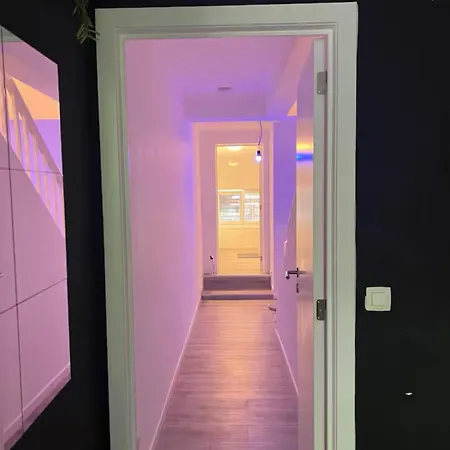 Et Etage Prives Dans Un Duplex Moderne Βρυξέλλες