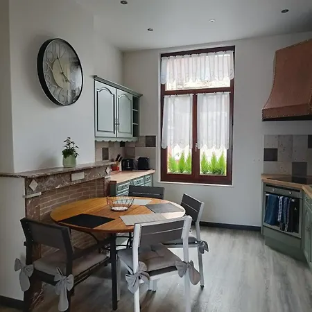 Appartement Modern Triplex 140m2 - 4 Bedrooms, 1 Living & 2 Bathrooms - 8 People In