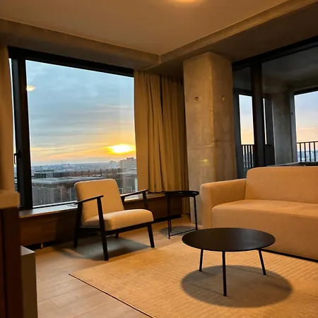 Апартаменты Beautiful With Panoramic View Of Center With Roof Terrace *