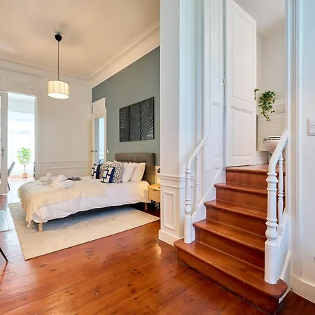 Luxurious 6-br Mansion Near European Union *