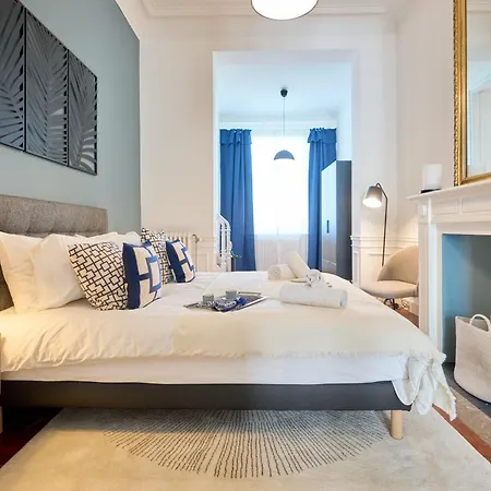 Apartment Luxurious 6-br Mansion Near European Union