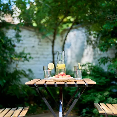 Apartment Luxurious 6-br Mansion Near European Union