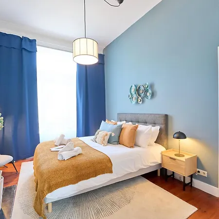 Luxurious 6-br Mansion Near European Union *