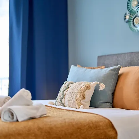 Luxurious 6-br Mansion Near European Union