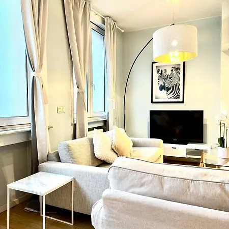 Beautiful 2 Bedroom Familiar Luxury Apartment Brussels