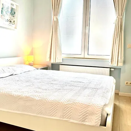 Beautiful 2 Bedroom Familiar Luxury Apartamento *