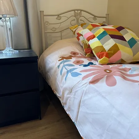 Super Proche De La Gare Du Midi Apartament