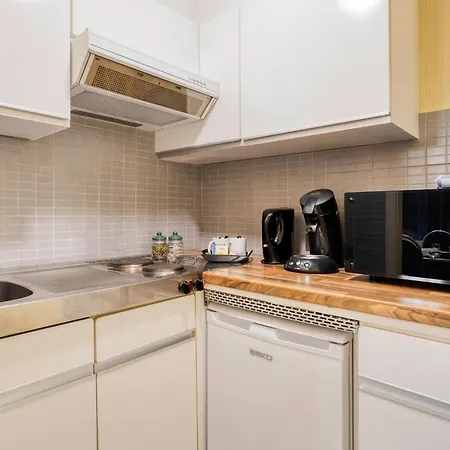 ホテル ファースト ユーロフラット 4*