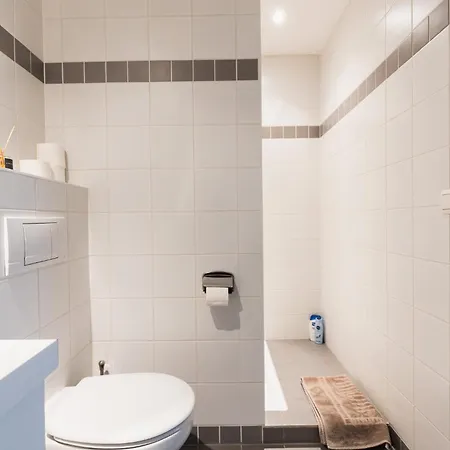 Spacious In Modern Alloggio in famiglia Bruxelles