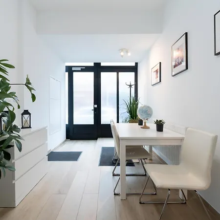 Apartment 6 Bedroom House With Private Bathrooms In Bxl Downtown Brussels