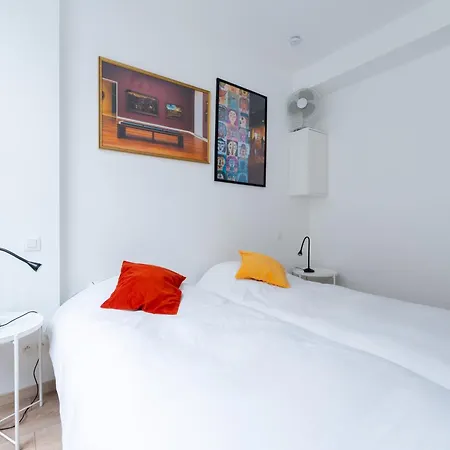 6 Bedroom House With Private Bathrooms In Bxl Downtown *
