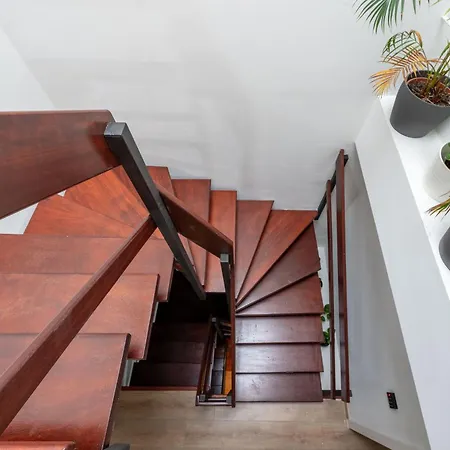 6 Bedroom House With Private Bathrooms In Bxl Downtown