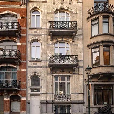 Self Check In For 2 In Heart Of Trendy Saint-gilles Апартаменты *