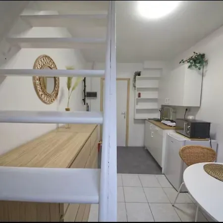 Nid Douillet Et Chaleureux Брюссель