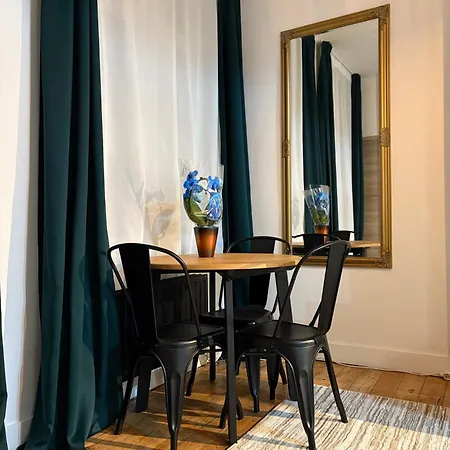 Apartment Echoes Of The Mirror Brussels