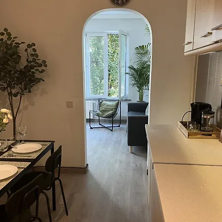 Near Center & Midi Station Apartamento Bruselas