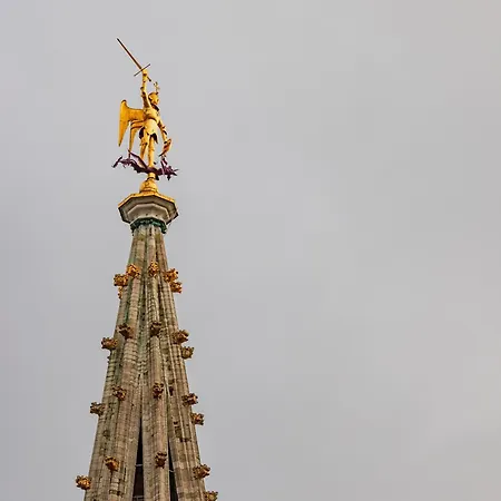 Exclusive 2br With Unesco Views Lägenhet