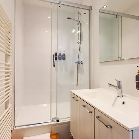 Exclusive 2br With Unesco Views Lägenhet