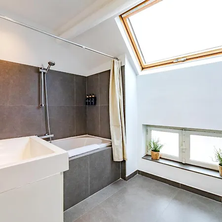 Modern Flat Near Grand Place