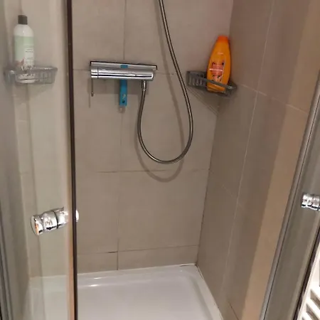 Spacious Brusselles Place Hotel
