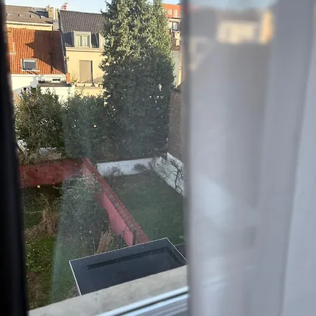 Apartman Echoes Of The Mirror *
