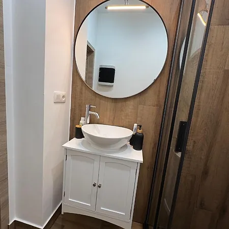 Echoes Of The Mirror * Brussels