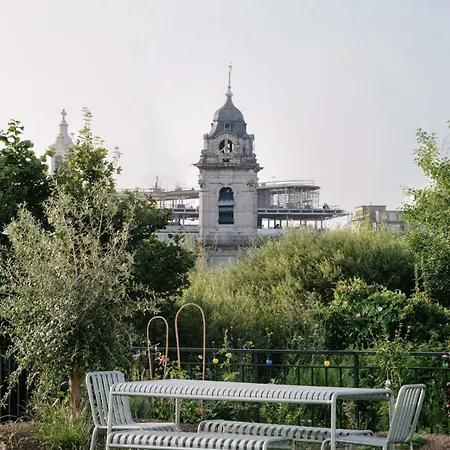 Garden Flat In 아파트
