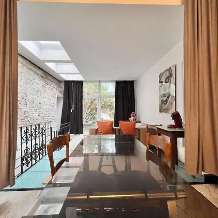 Chic Comfortable Loft With Patio And Natural Light Apartament Bruksela