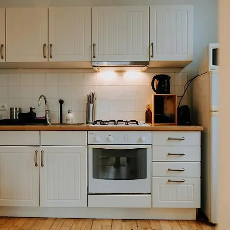 1 Bedroom In Le Chatelain - 2nd Floor Apartment *
