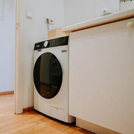 Apartment 1 Bedroom In Le Chatelain - 2nd Floor Brussels