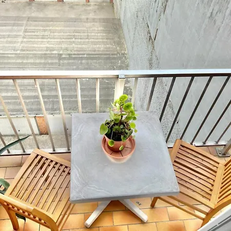 Paisible Dans Le Centre-ville De Apartment