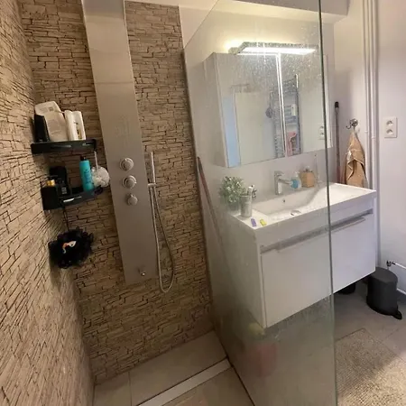 3 Jette Apartment *
