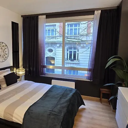 Cosy Louise Apartment *
