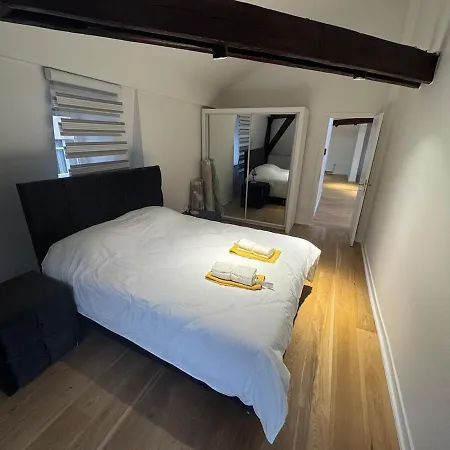 Appartement Penthouse 4 *