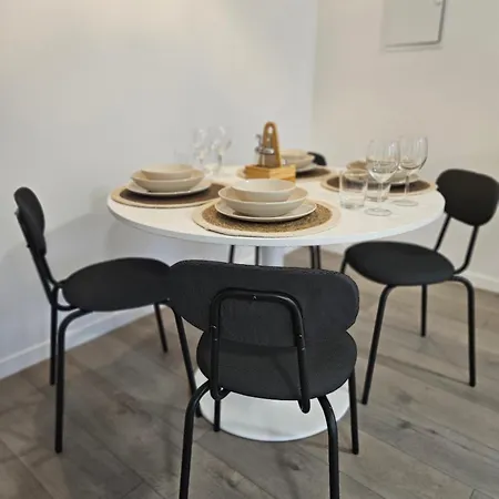 With Terrace 1 * Bryssel
