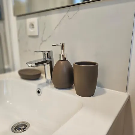 With Terrace 1 Apartamento