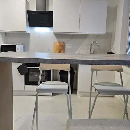 With Terrace 1 Bruselas