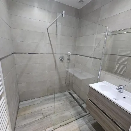 Cosy Near Européen Union *