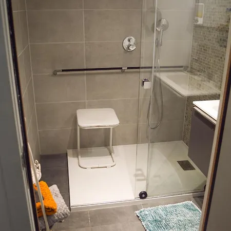 1br Metro Hopital Erasme Bordet Handicapt Friendly アパート