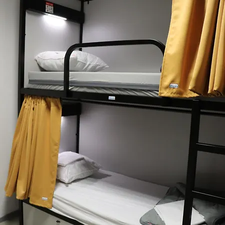 Hostel Hi Jacques Brel