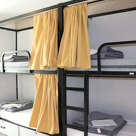 Хостел Hi Jacques Brel Брюссель