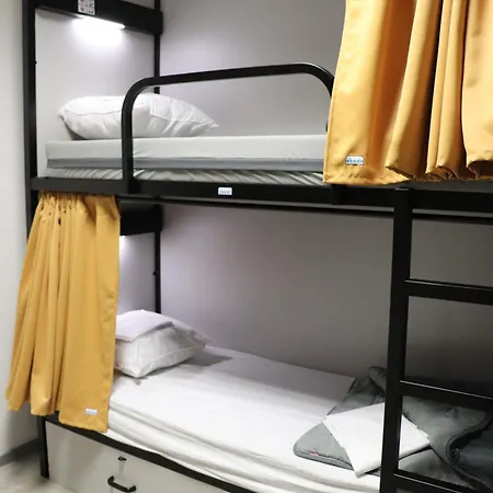 Hi Jacques Brel Hostel *