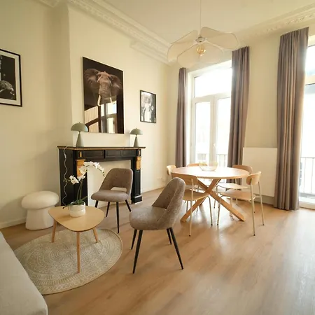 Noble Nest - Downtown *