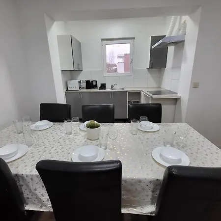 ゲストハウス La Maison De Carlos *