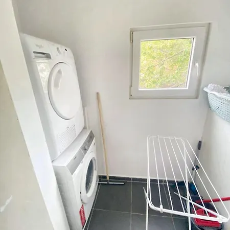 Modern In Molenbeek-saint-jean / 77 M² / Parking *